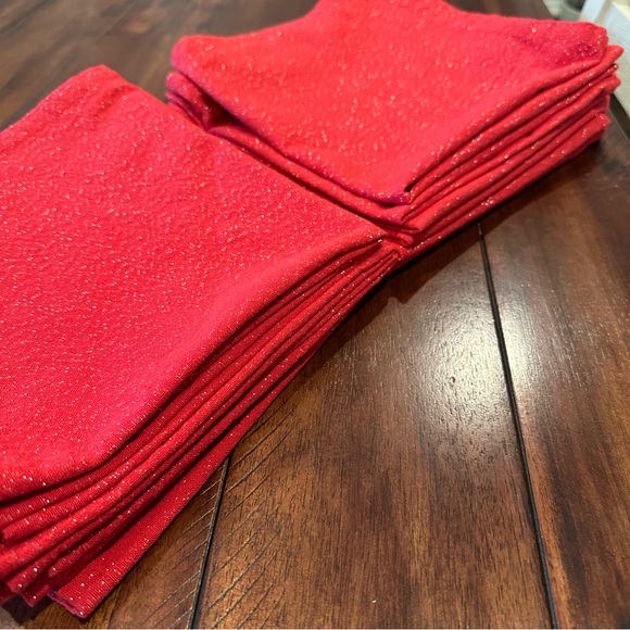 Holiday Cloth Napkins Set of 12 Red Cotton Dinner Napkins 17.75" x 17.75" - Picture 8 of 8